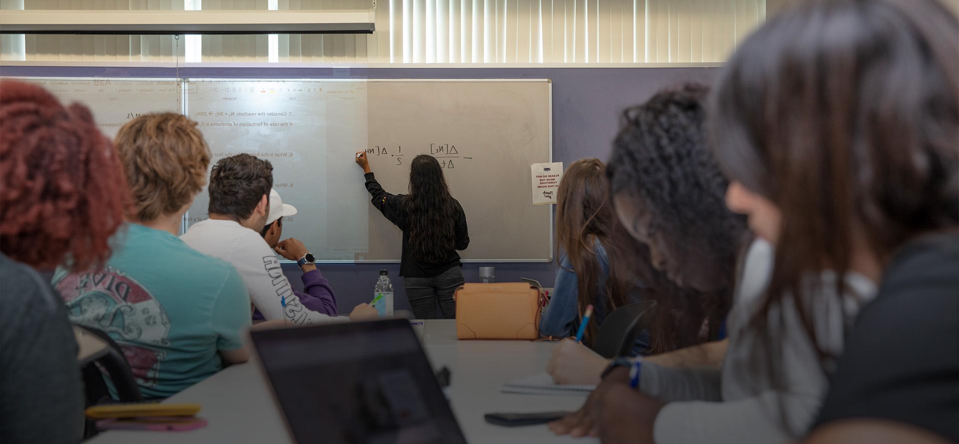 FAU students in Supplemental Instruction Session